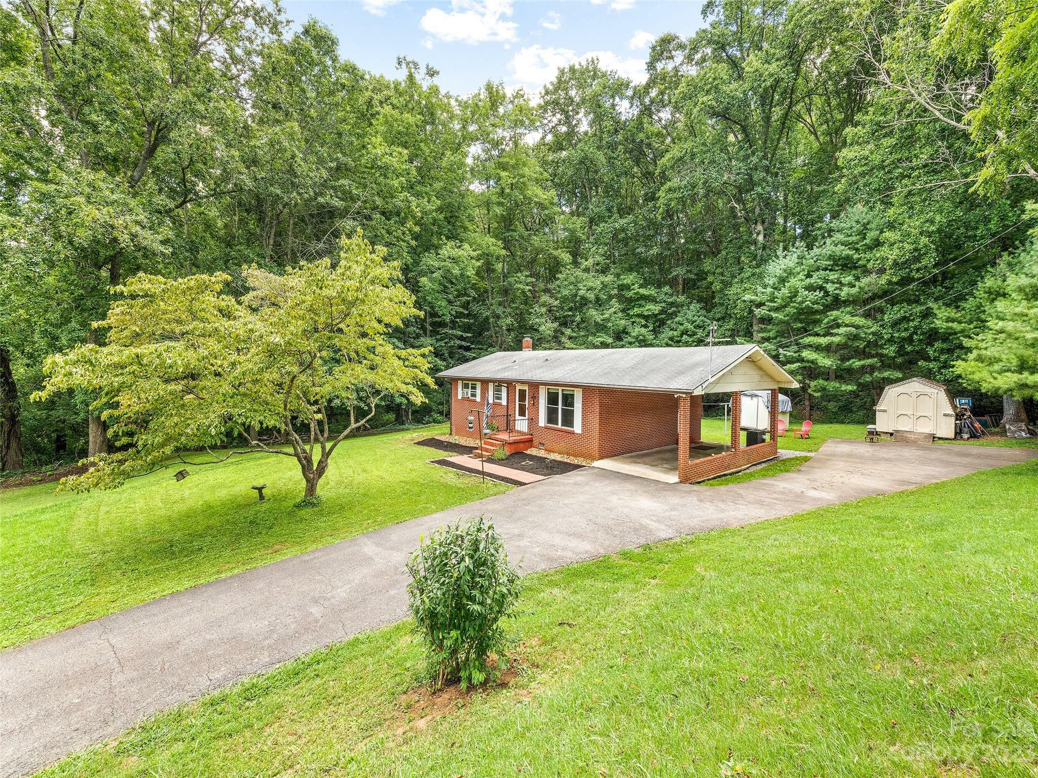 52 Walnut Road  Clyde NC 28721 photo