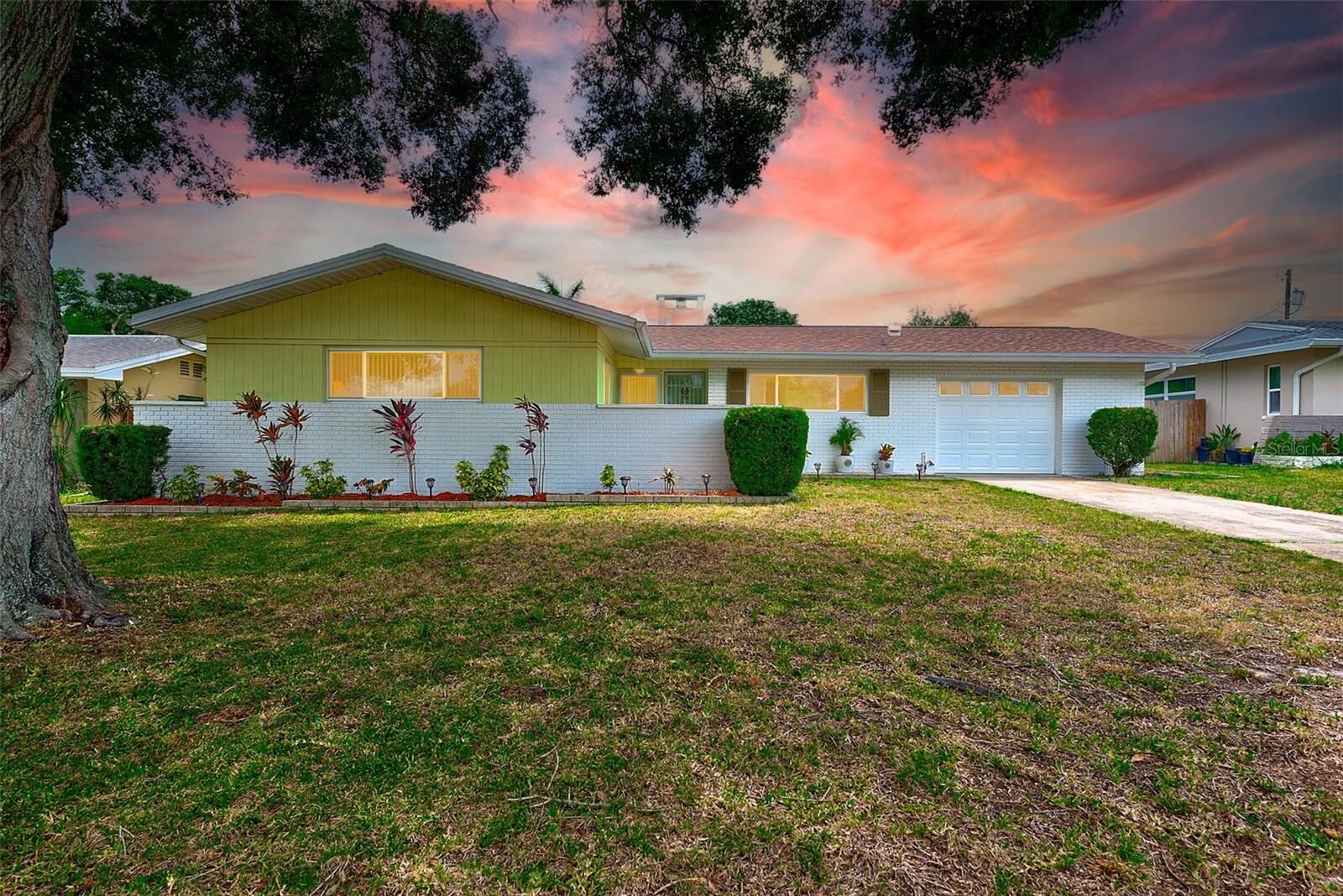 Property Photo:  1711 Patlin Circle S  FL 33770 