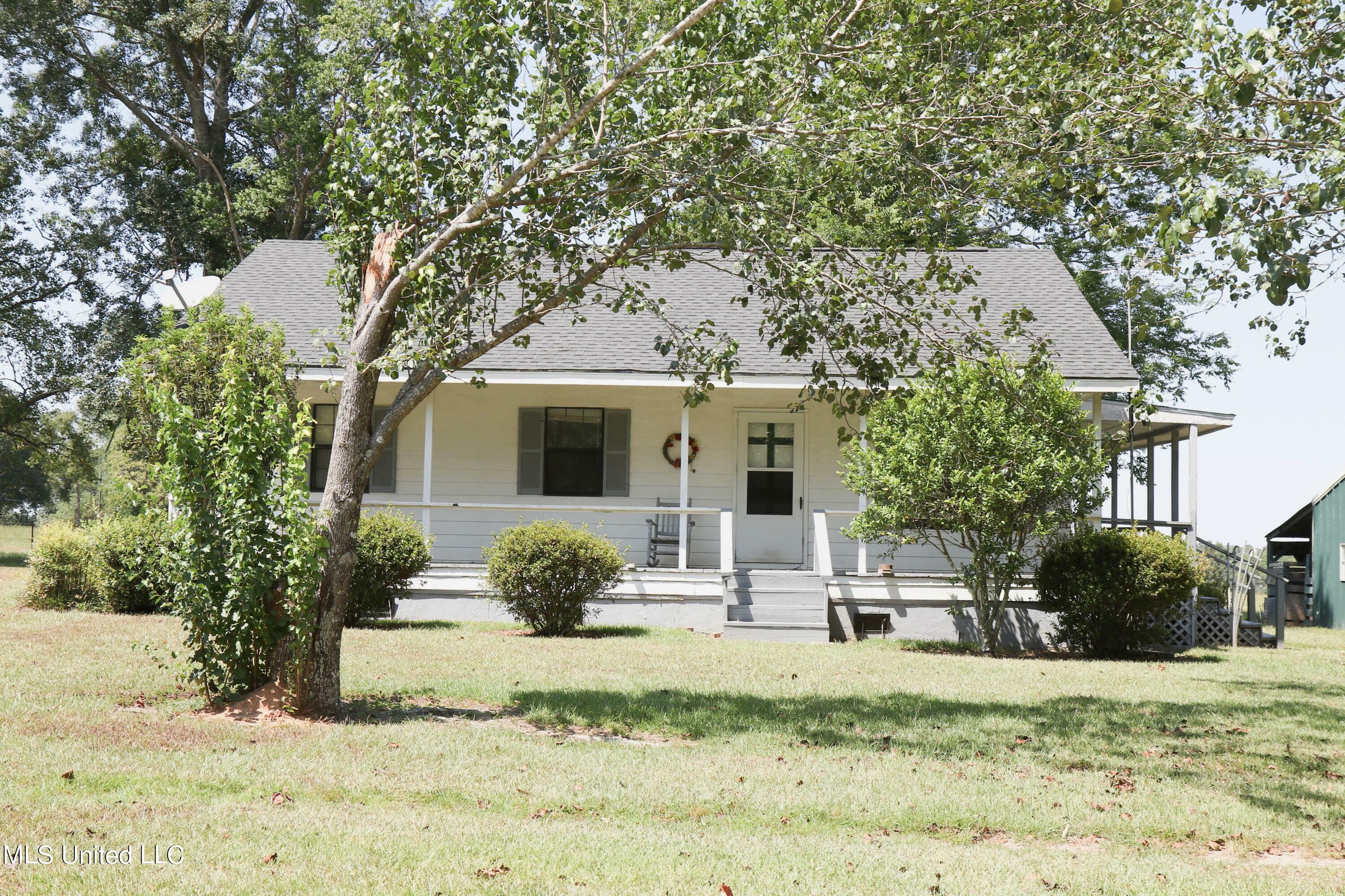 Property Photo:  182B Collins Road  MS 39452 