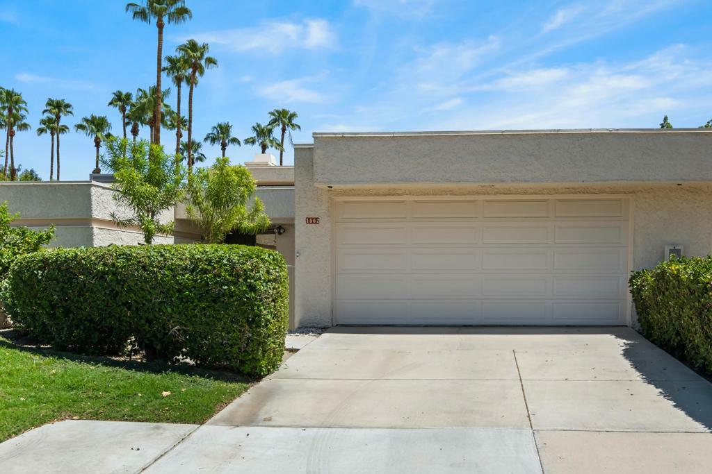 Property Photo: 1562 Andee Drive CA 92264