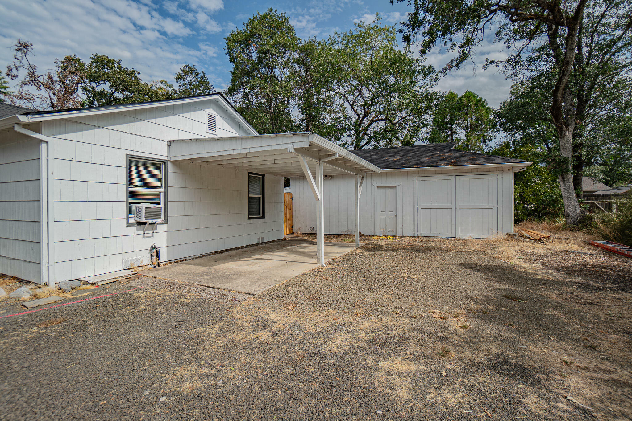 Property Photo: 120 Birch Street OR 97539