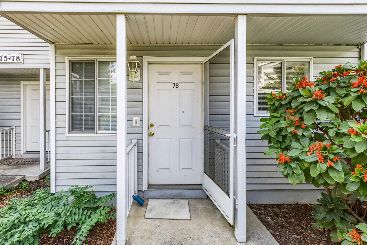 Property Photo:  2101 Poplar Drive Unit 76  OR 97504 