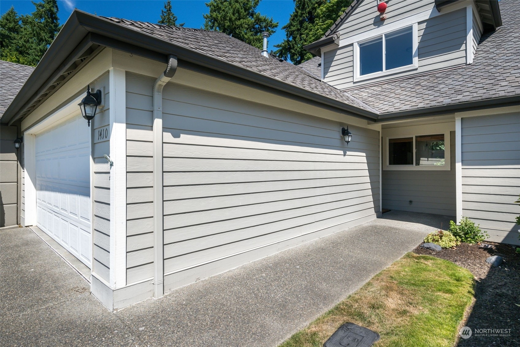 Property Photo:  1410 NW 202nd Lane  WA 98177 