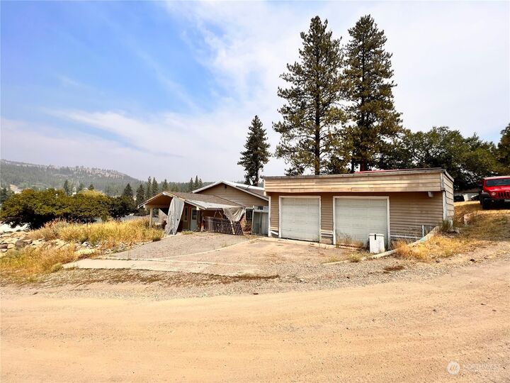 Property Photo:  720 S Jefferson Street  WA 99166 