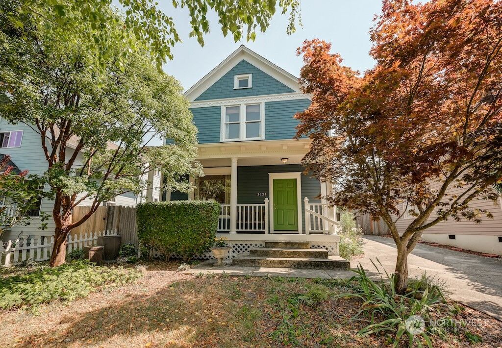 House for sale in Everett 3221 Hoyt Avenue, Everett, WA 98201