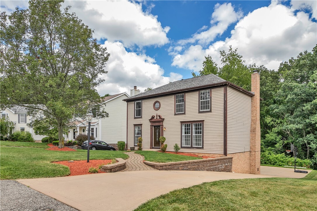 Property Photo: 1511 N Randolph Drive PA 15025
