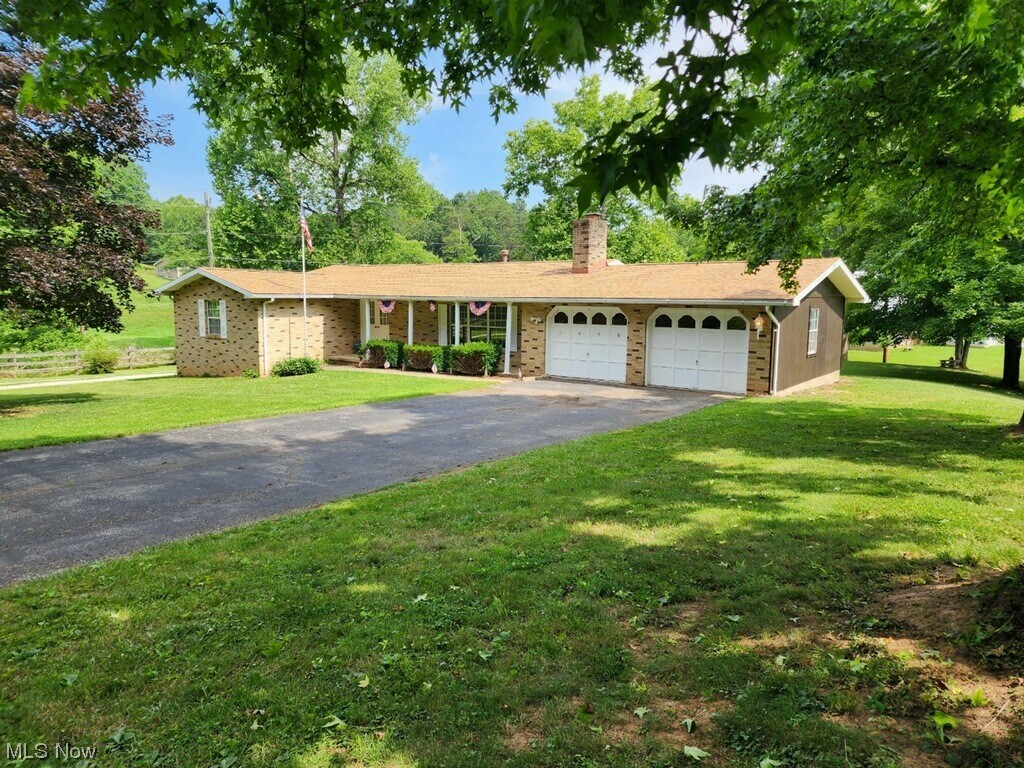 Property Photo:  2405 Winding Road  WV 26104 