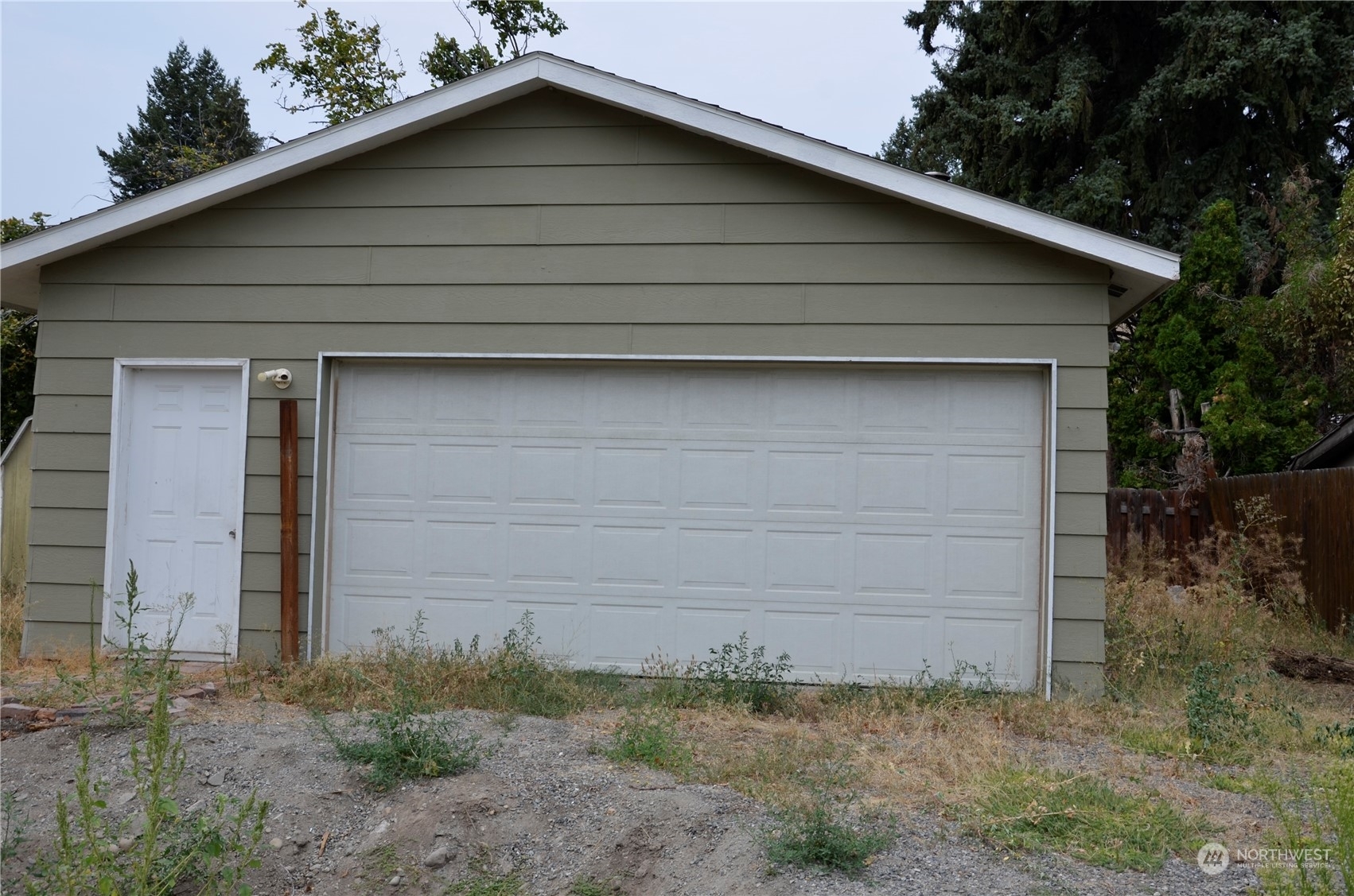 Property Photo: 215 5th Avenue N WA 98840