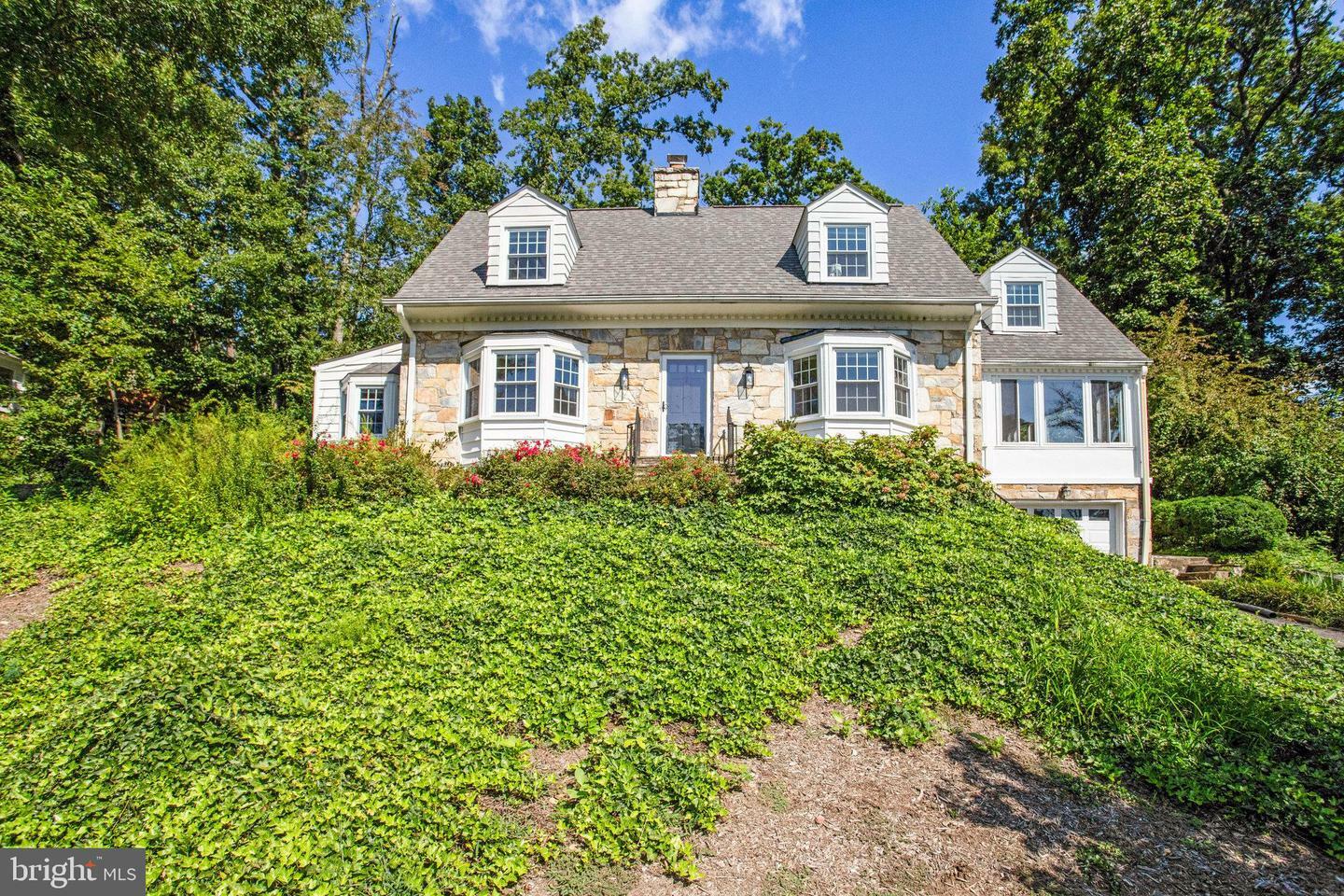Property Photo: 3424 Woodside Road VA 22310