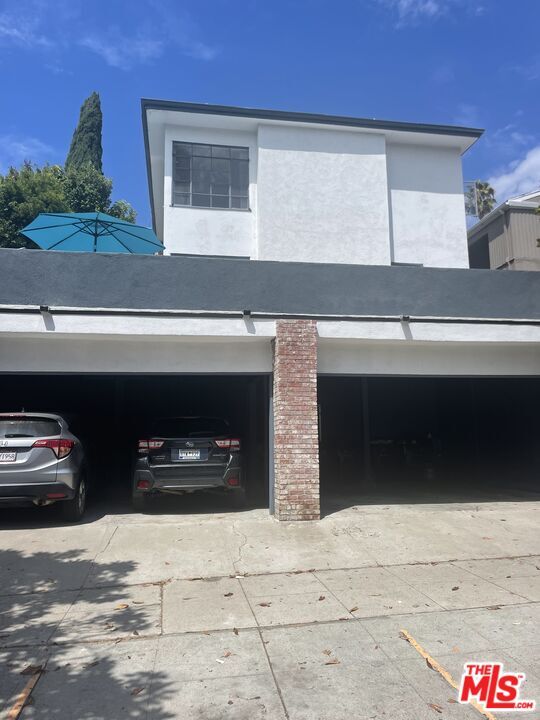Property Photo:  1839  S Beverly Glen Blvd 4  CA 90025 