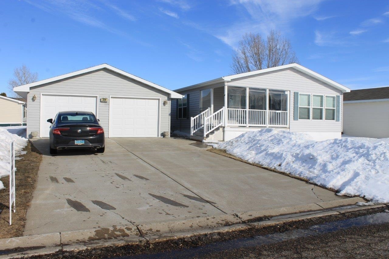 Property Photo:  800 31st Ave Lot #509 SE Lot #509  ND 58701 