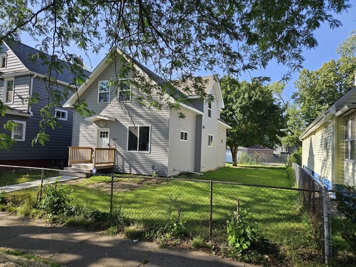 1010 8th Street  Waukegan IL 60085 photo