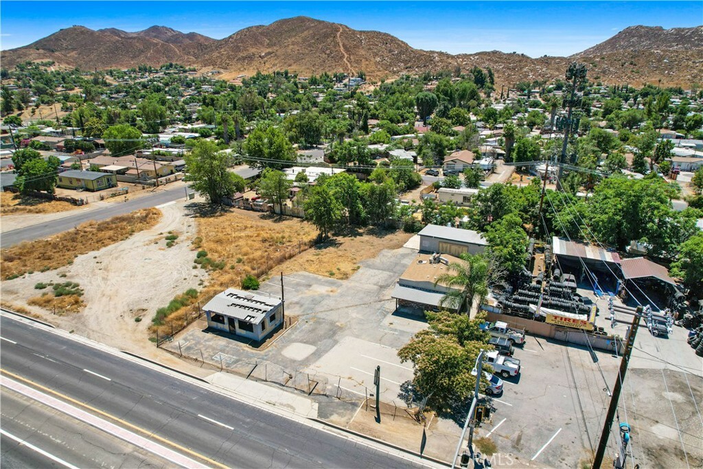 Property Photo:  31271 US Highway 74  CA 92548 