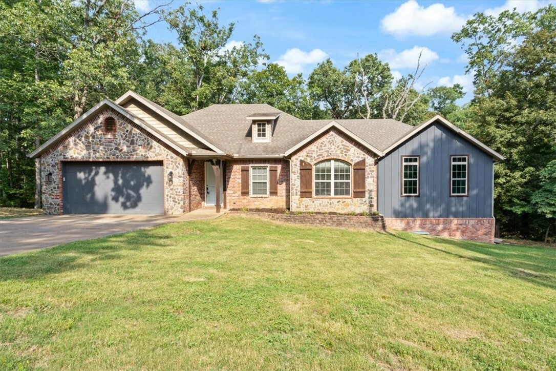 Property Photo:  5 Flett Lane  AR 72714 