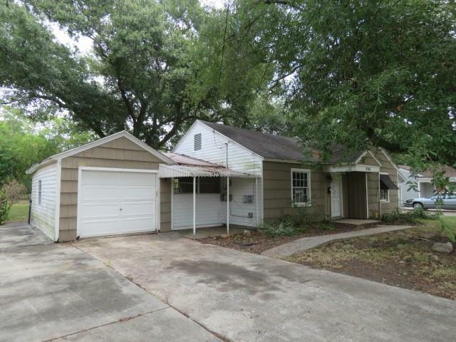 Property Photo: 2740 Berry Avenue TX 77619
