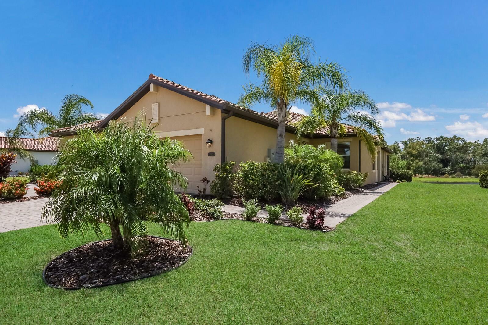 Property Photo:  2606 Starwood Court  FL 34211 