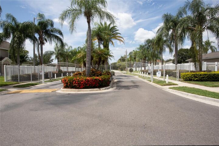 Property Photo:  715 Kensington Lake Circle  FL 33511 