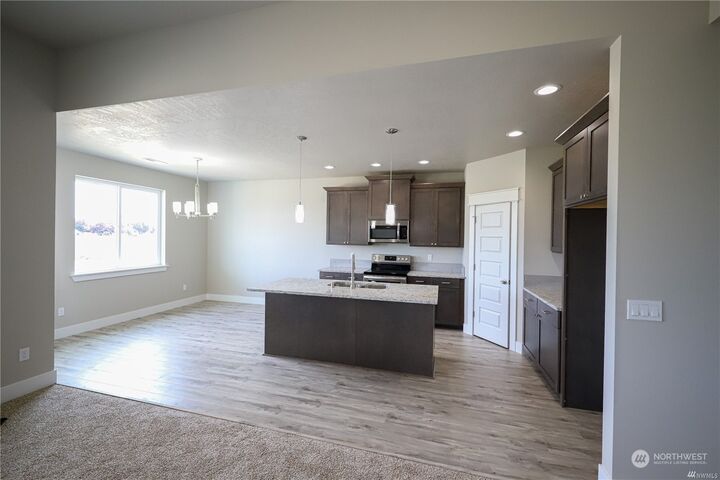 Property Photo:  940 Q Street SW  WA 98848 