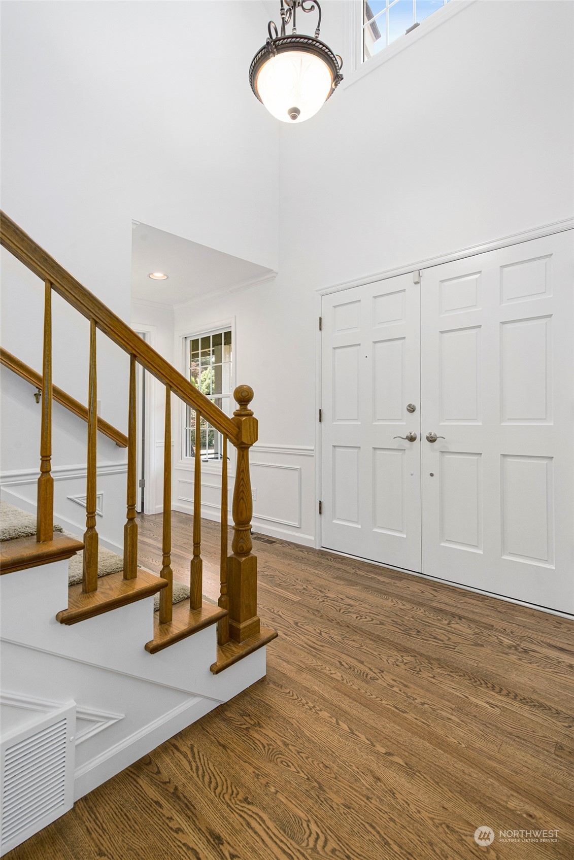 Property Photo: 24009 SE 47th Place WA 98029