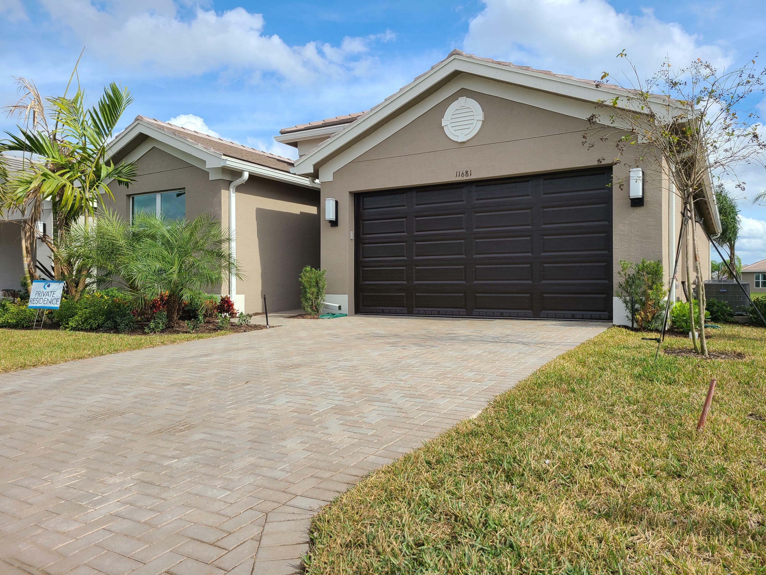 Property Photo: 11681 SW Hawthorne Hill Road FL 34987