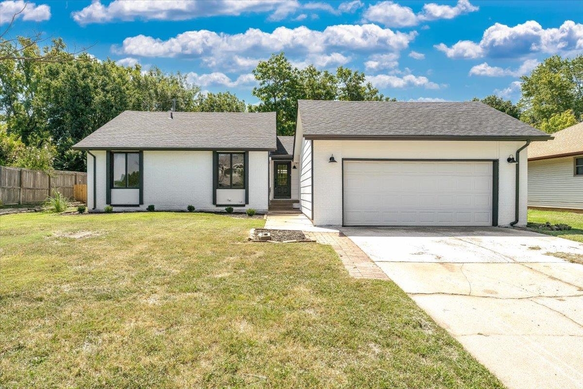 Property Photo:  5613 E Shadybrook  KS 67208 