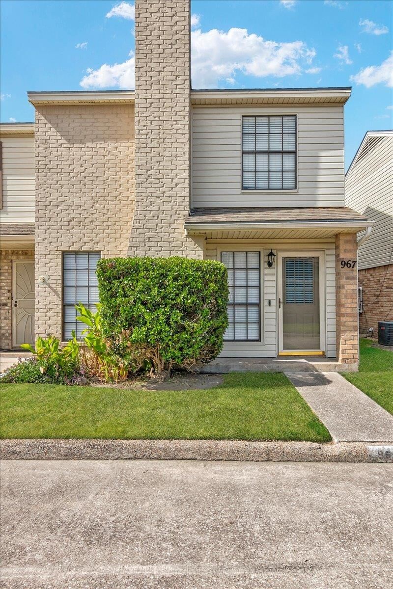 Property Photo:  967 Sunmeadow  TX 77706 