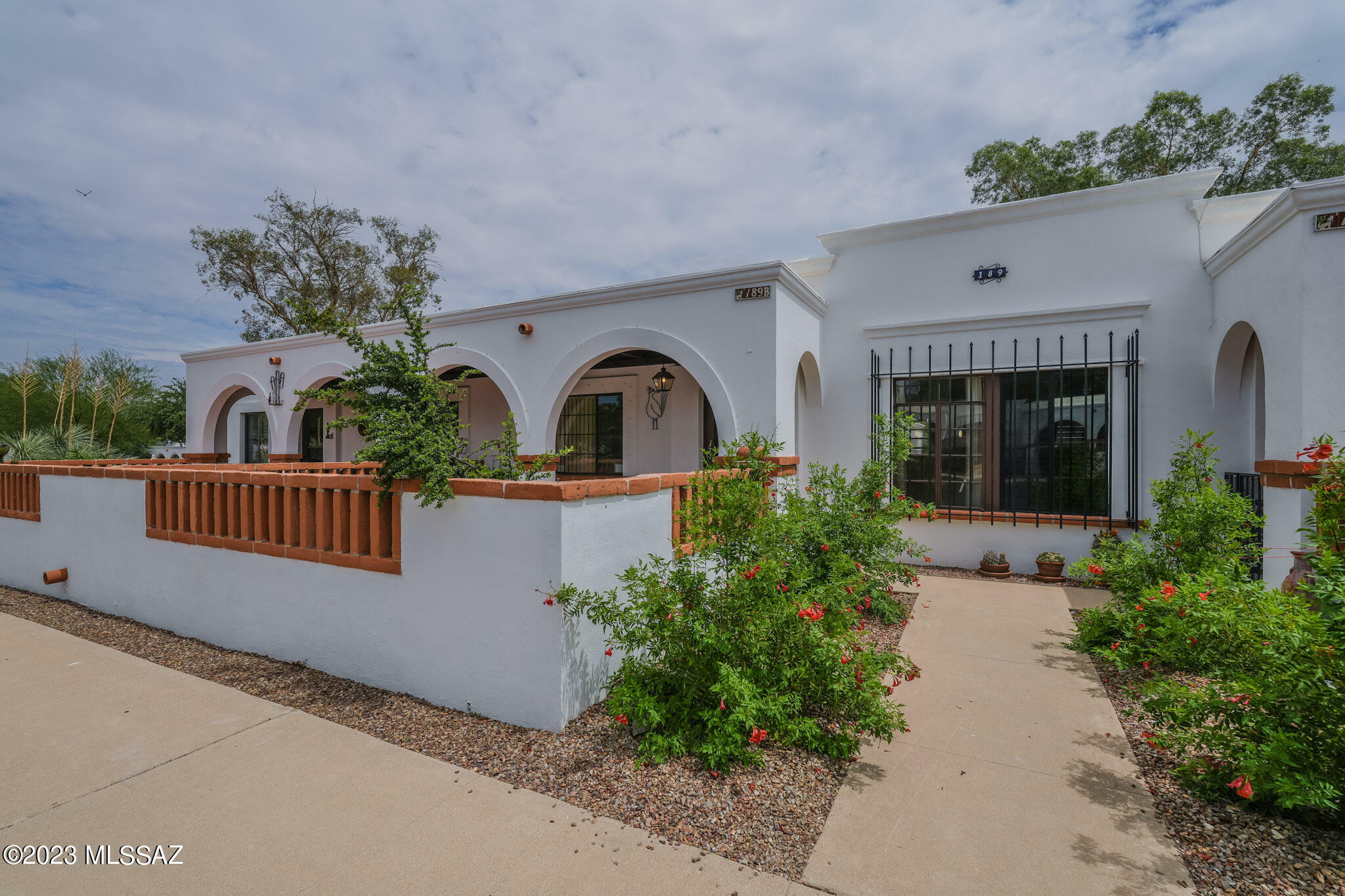 Property Photo:  189 S Paseo Pena B  AZ 85614 