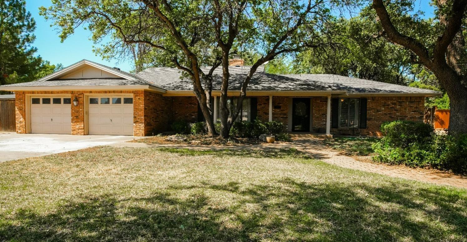 Property Photo: 906 W Houston Street TX 79235