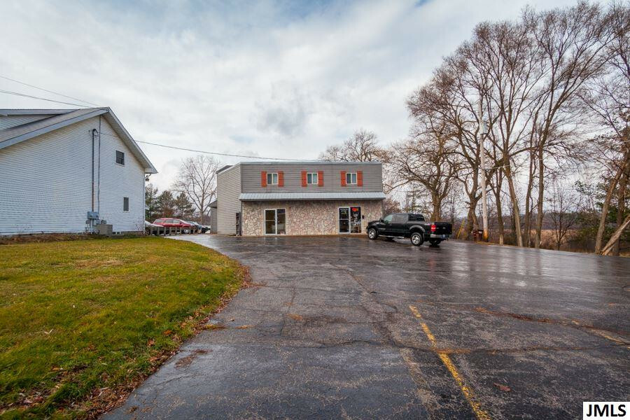 Property Photo:  1824 Horton Rd  MI 49203 