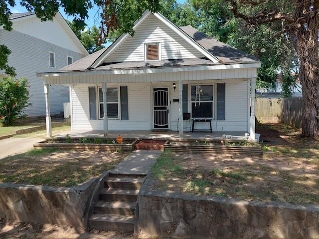 Property Photo:  734 N Market Avenue  OK 74801 