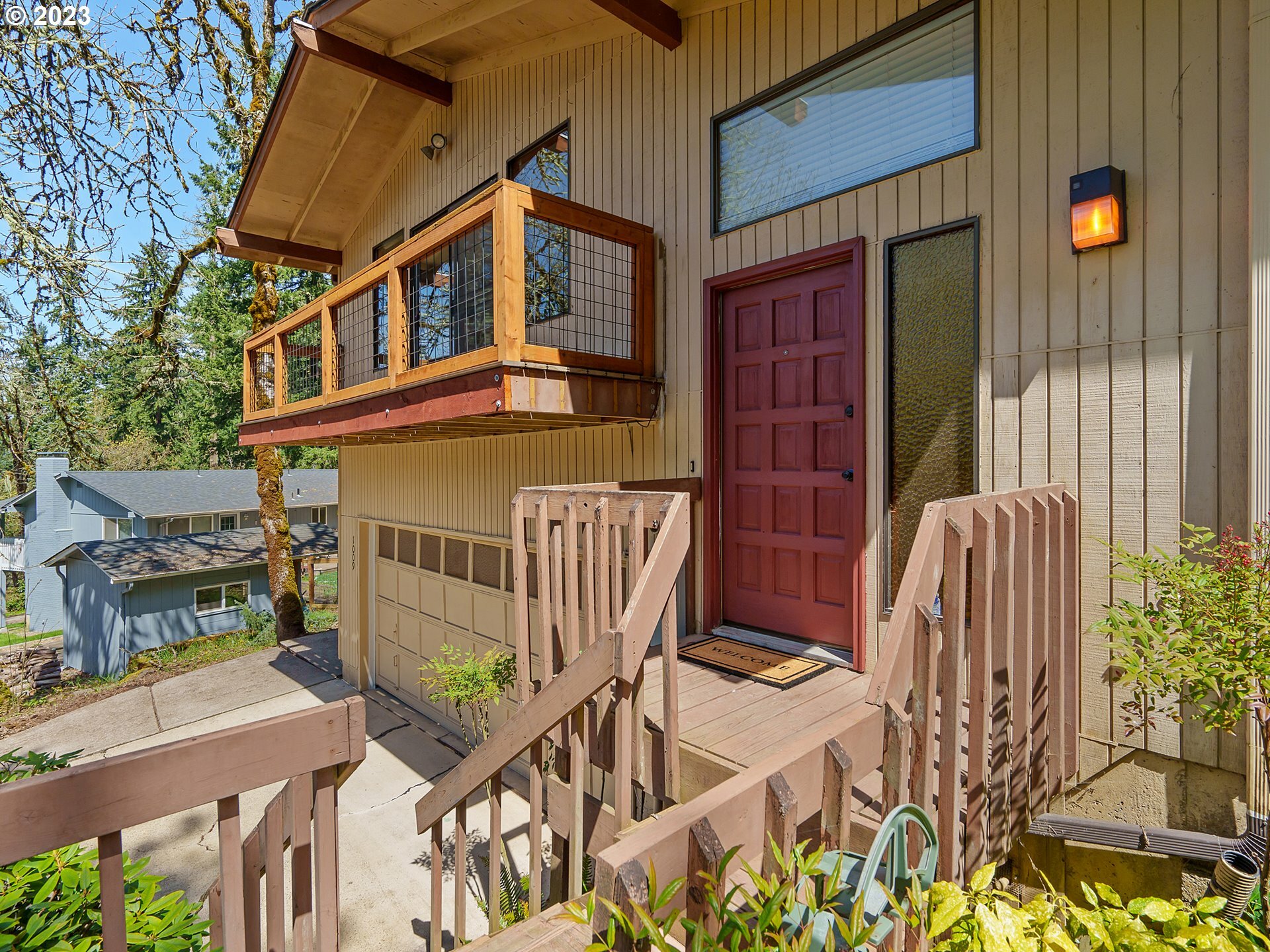 Property Photo: 1009 S 70th St OR 97478