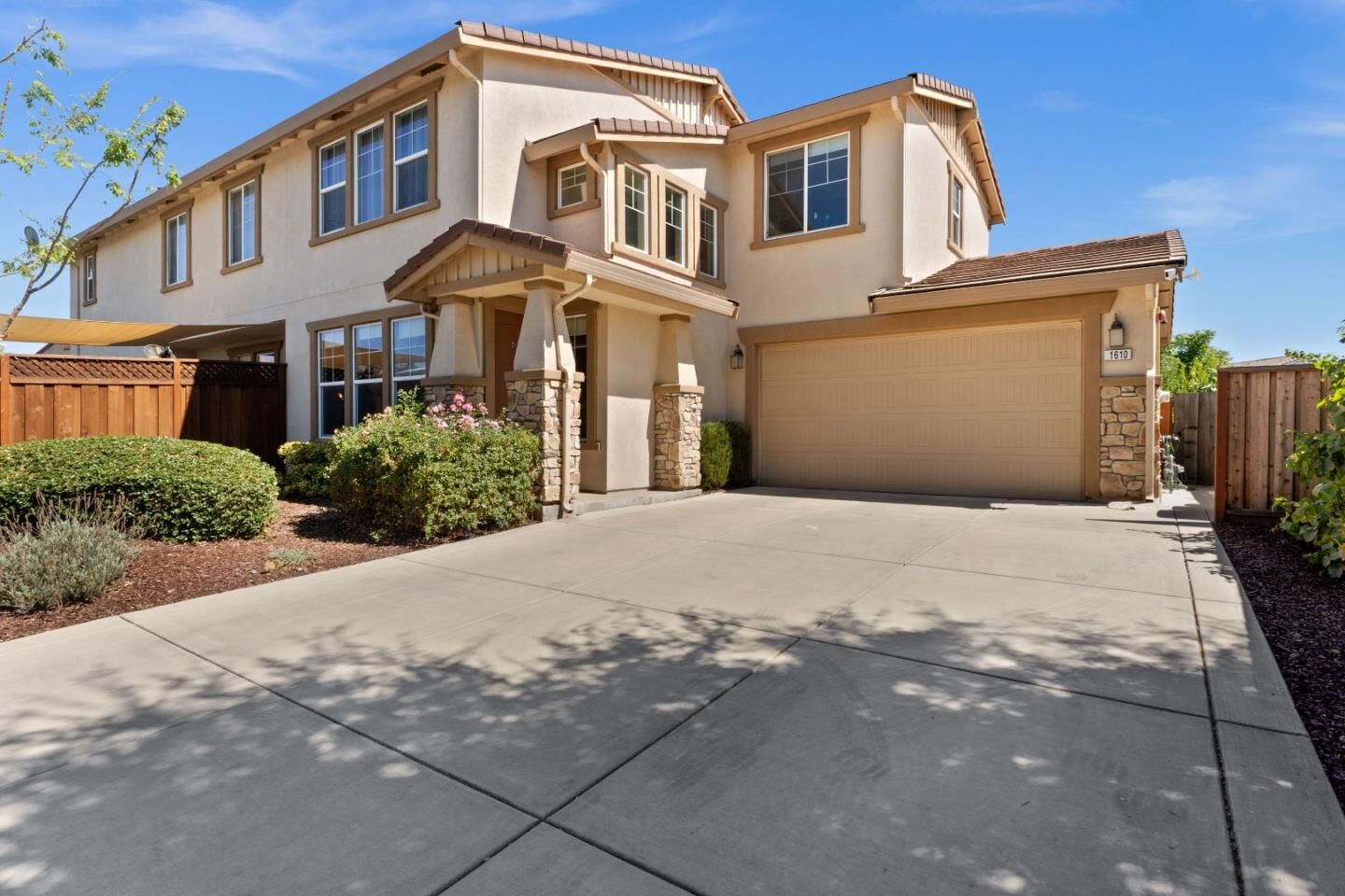 Property Photo: 1610 Bradford Way CA 95037