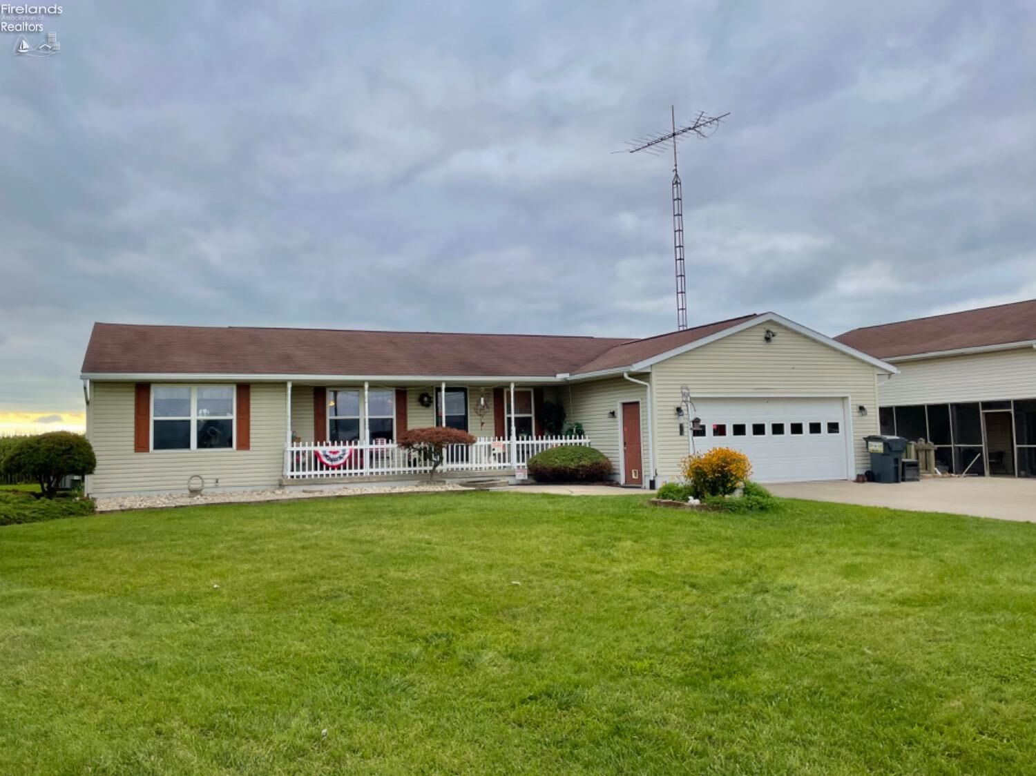 Property Photo:  2522 County Road 302 S  OH 44811 