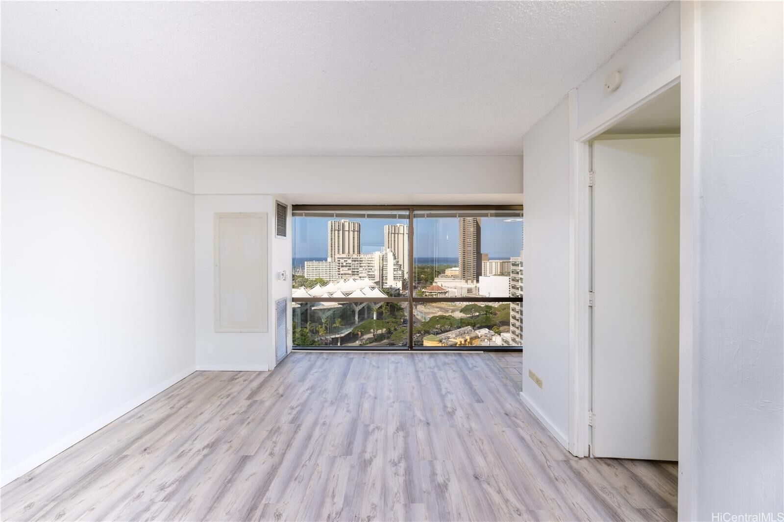 Property Photo:  1750 Kalakaua Avenue 1903  HI 96826 