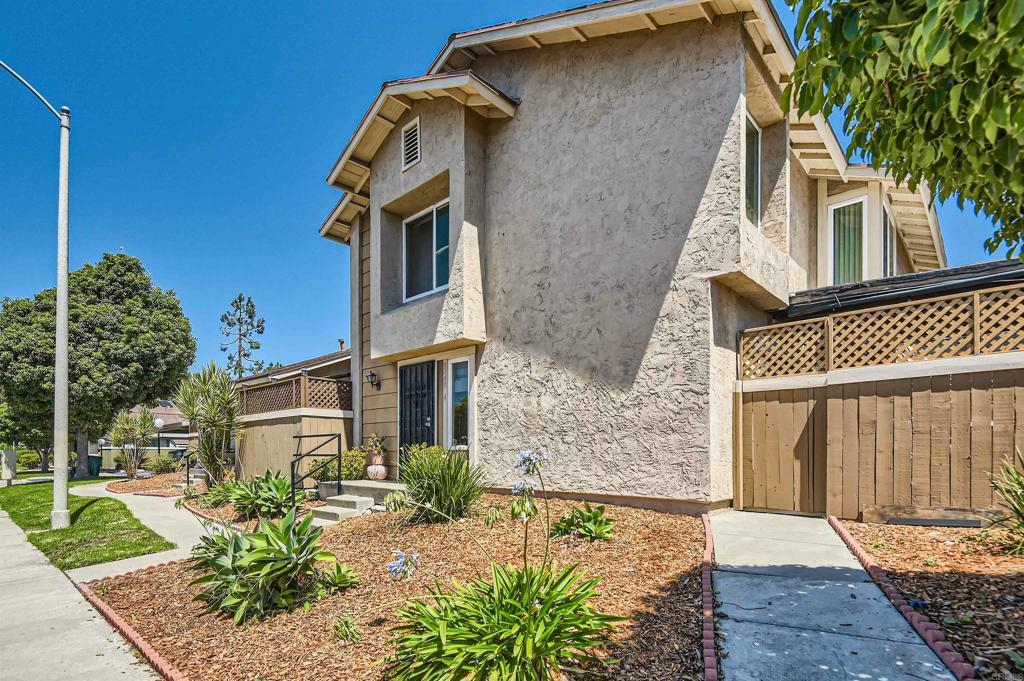 Property Photo: 6840 Quebec Ct 4 CA 92139