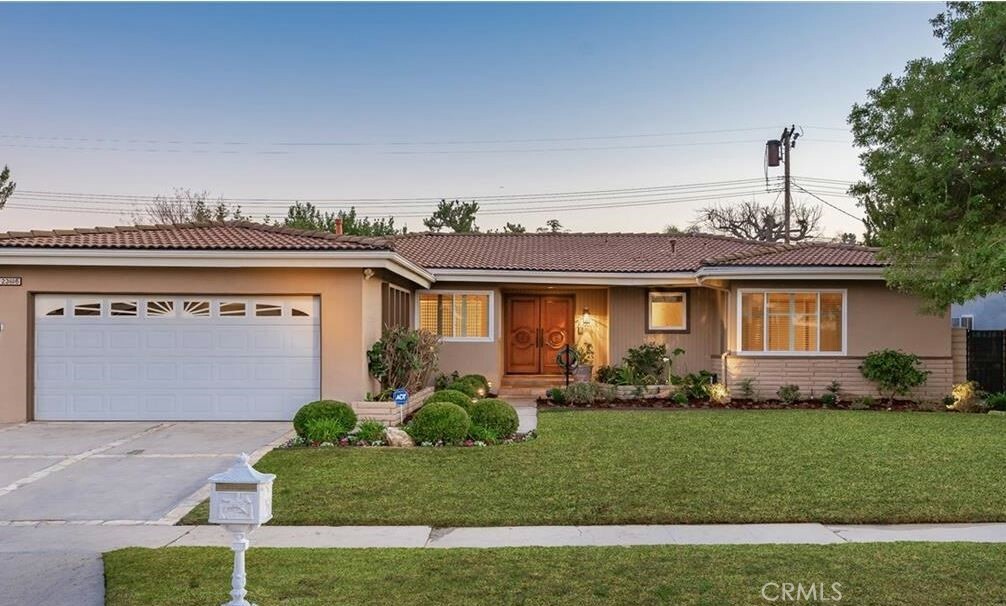 Property Photo:  23816 Bessemer Street  CA 91367 