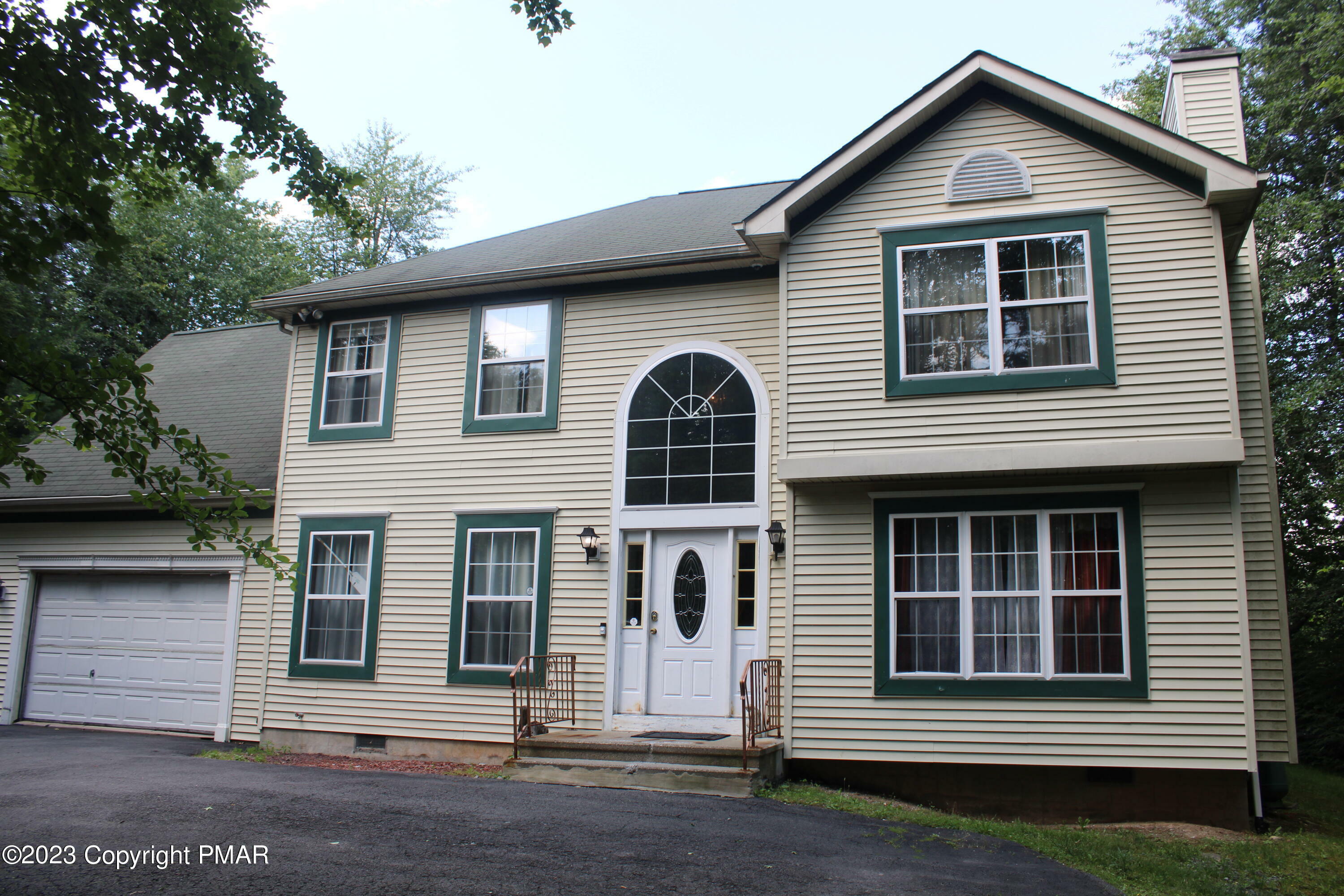 Property Photo:  1117 Sioux Court  PA 18334 