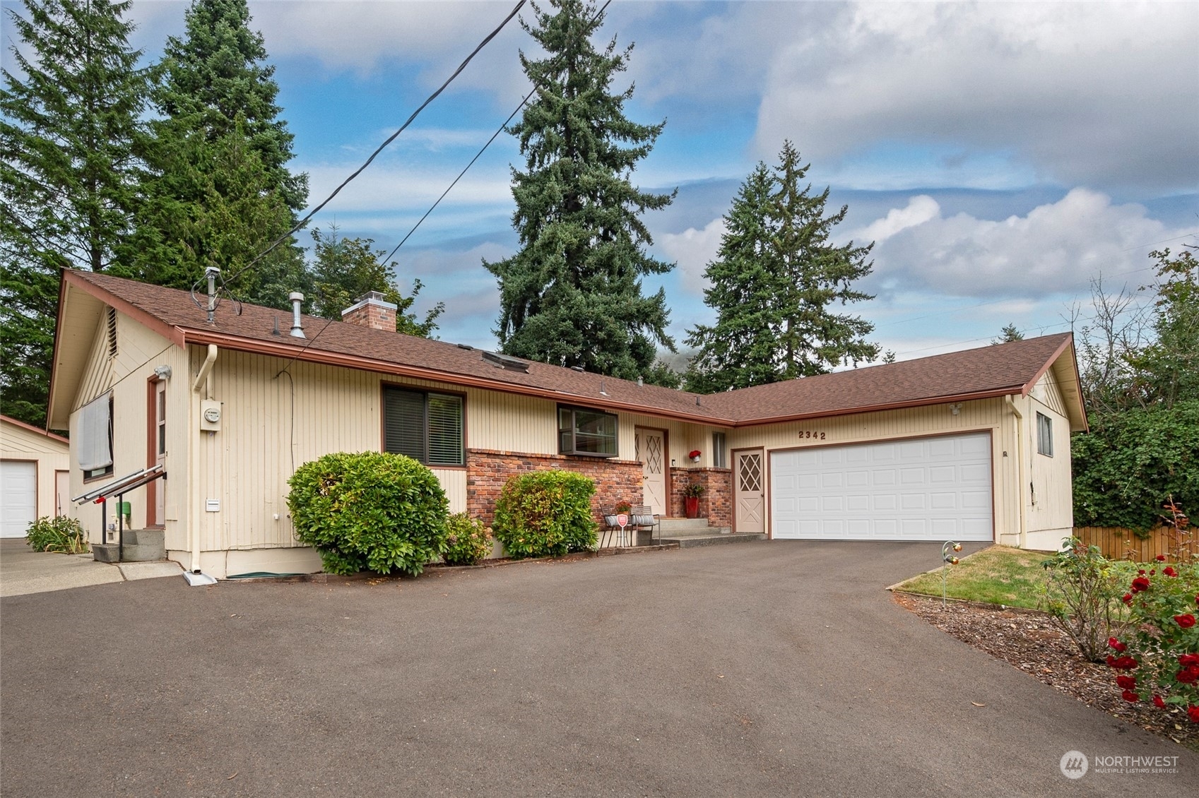 Property Photo:  2342 N 116th Street  WA 98133 