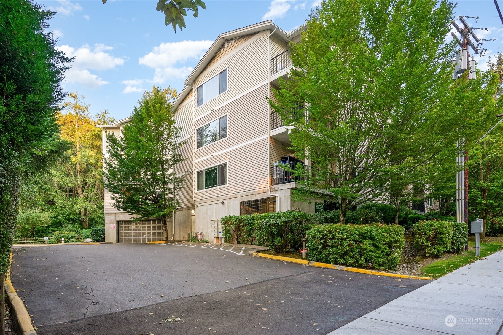 Property Photo:  15000 Juanita Drive NE 307  WA 98028 