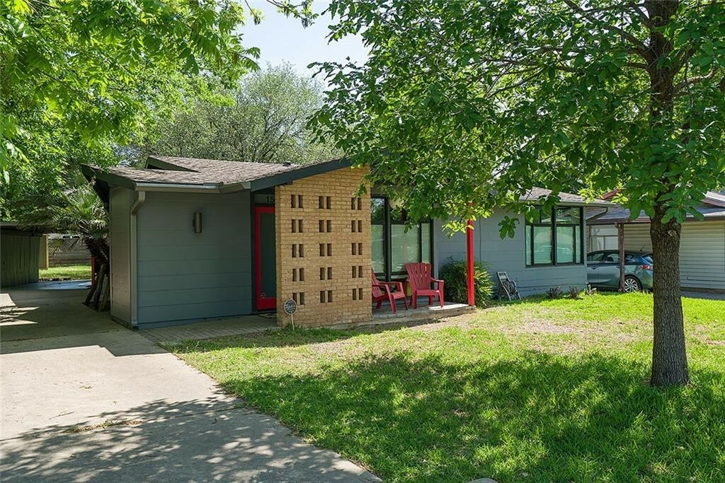 Property Photo: 1502 Corona Drive TX 78723