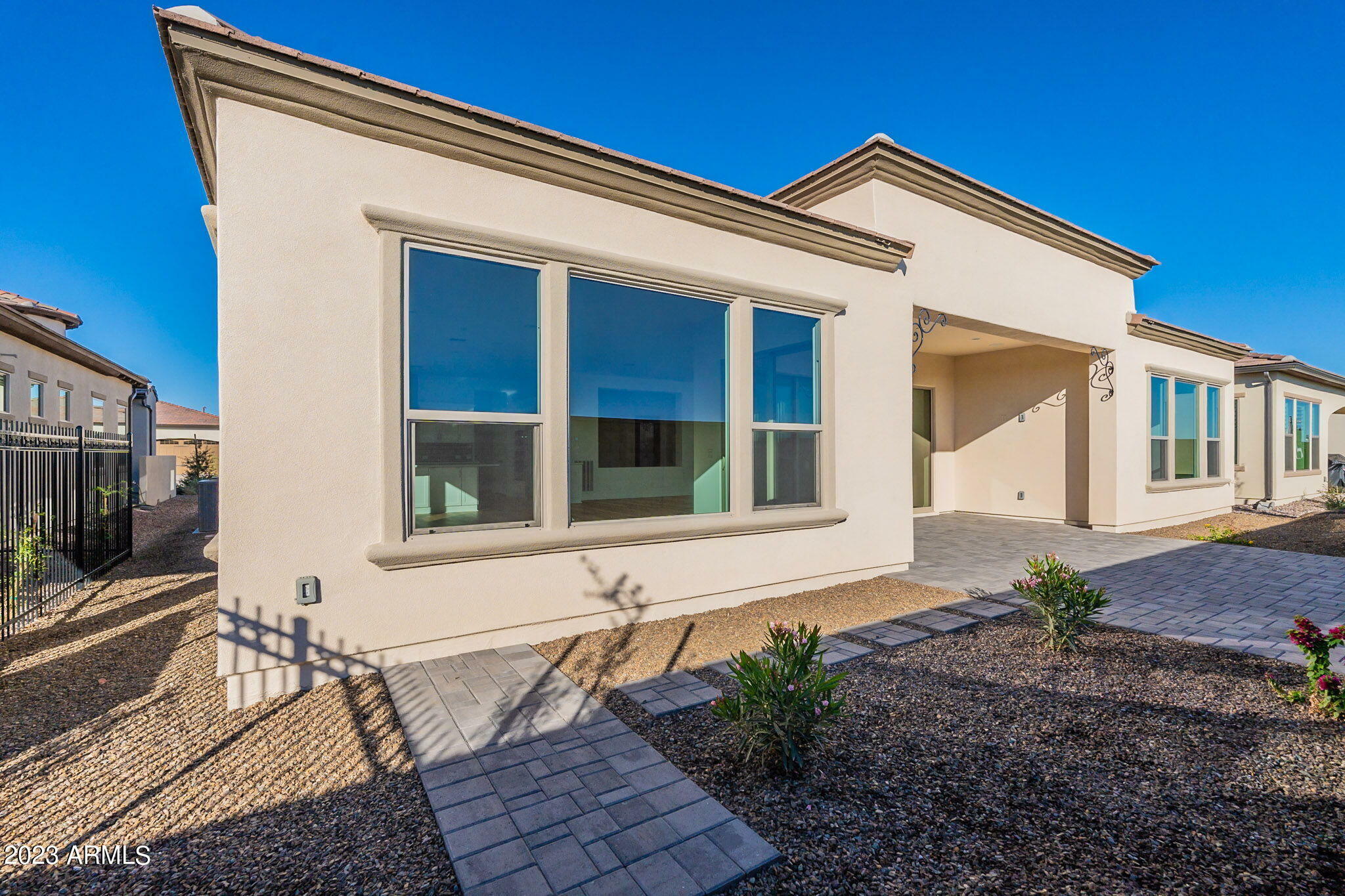 Property Photo:  577 E Las Puertas Lane  AZ 85140 