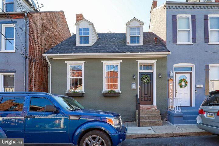 19 Howard Avenue  Lancaster PA 17602 photo