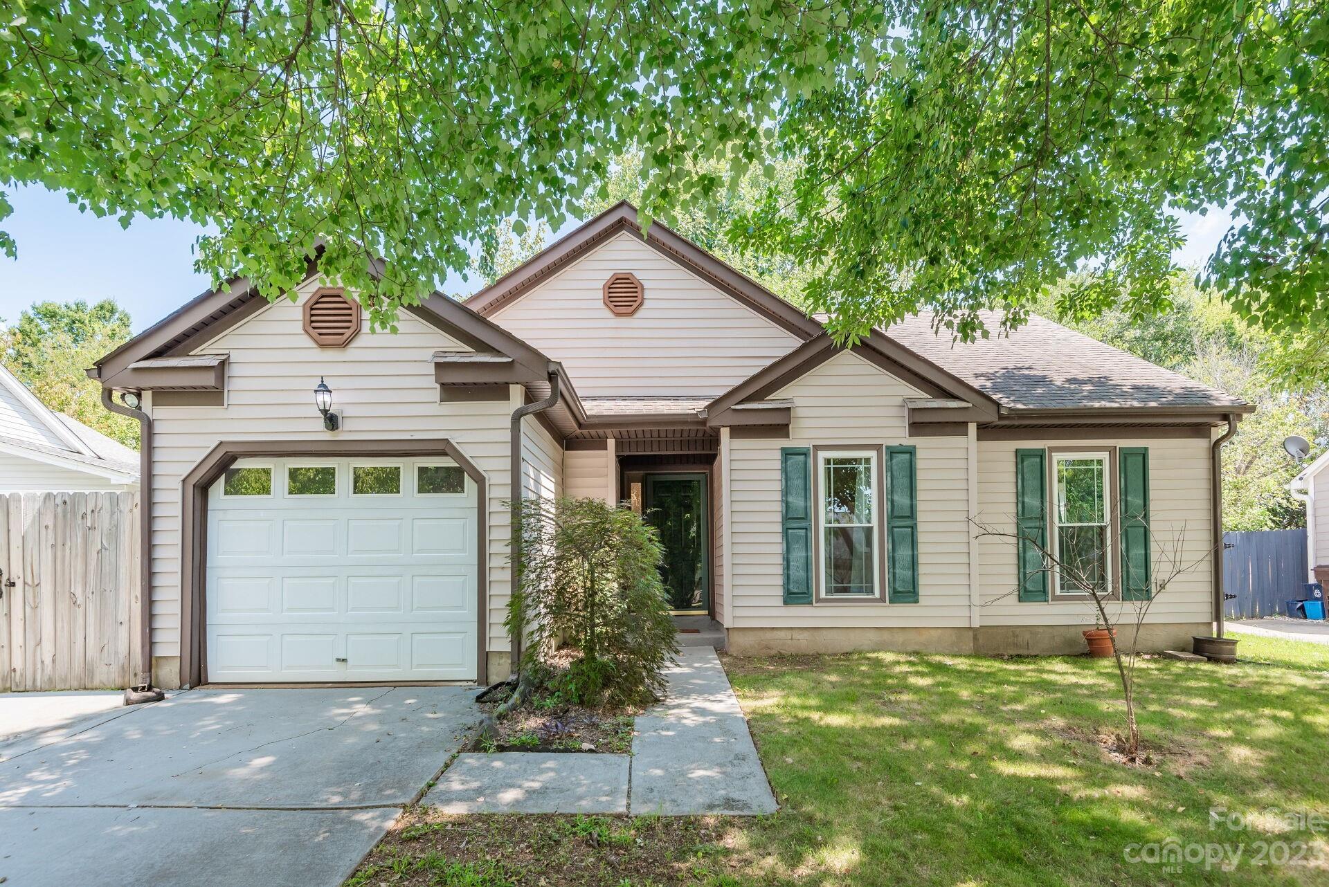 Property Photo: 1461 Fieldcrest Circle SC 29732