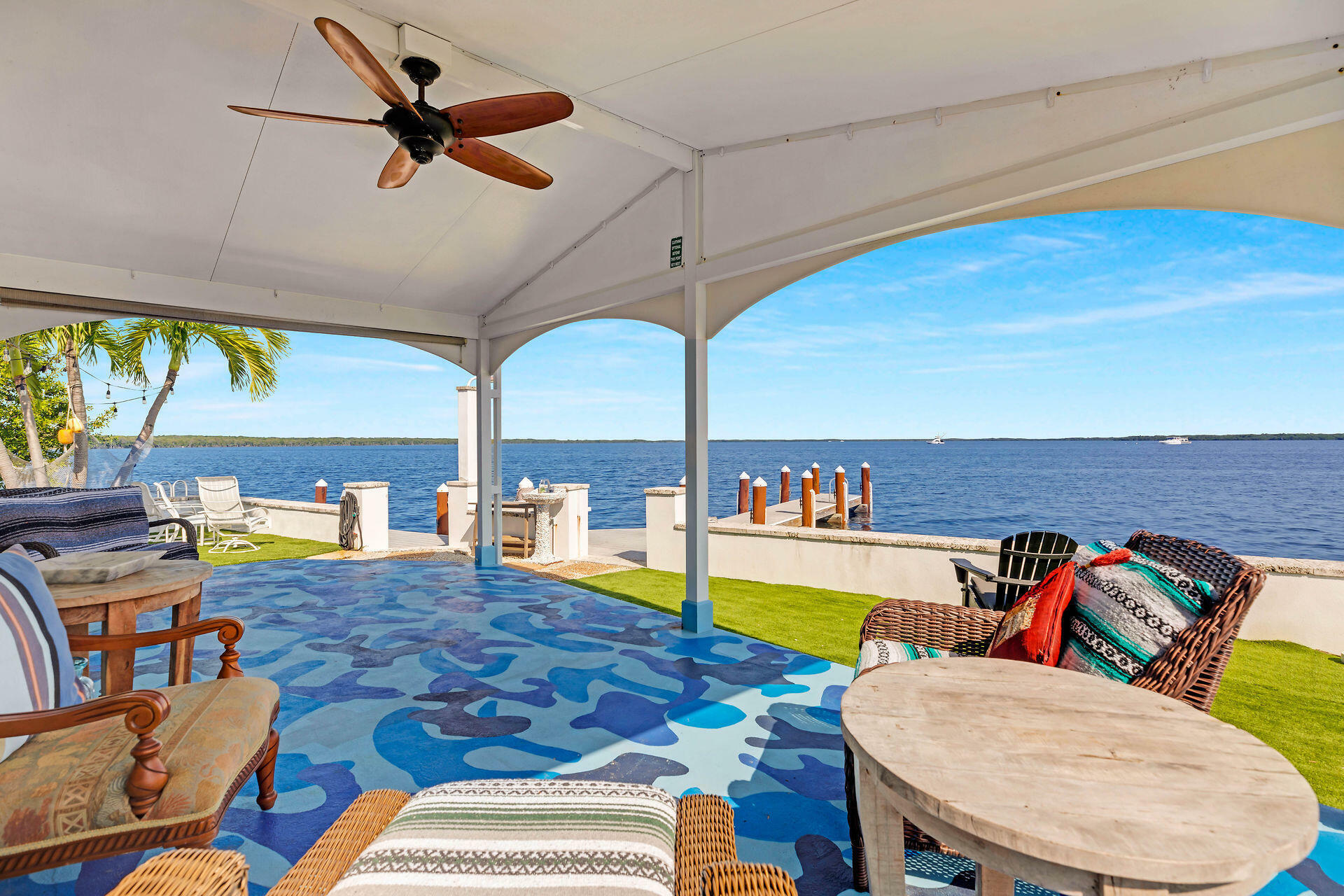 Property Photo: 77 E Avenue E FL 33037