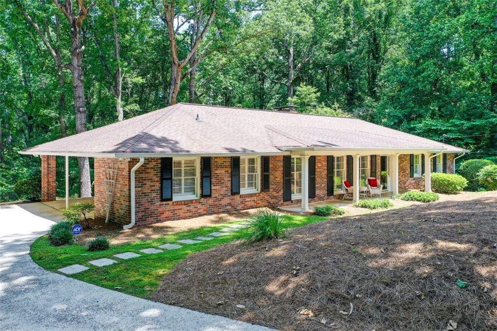 Property Photo:  450 Heritage Way  GA 30328 