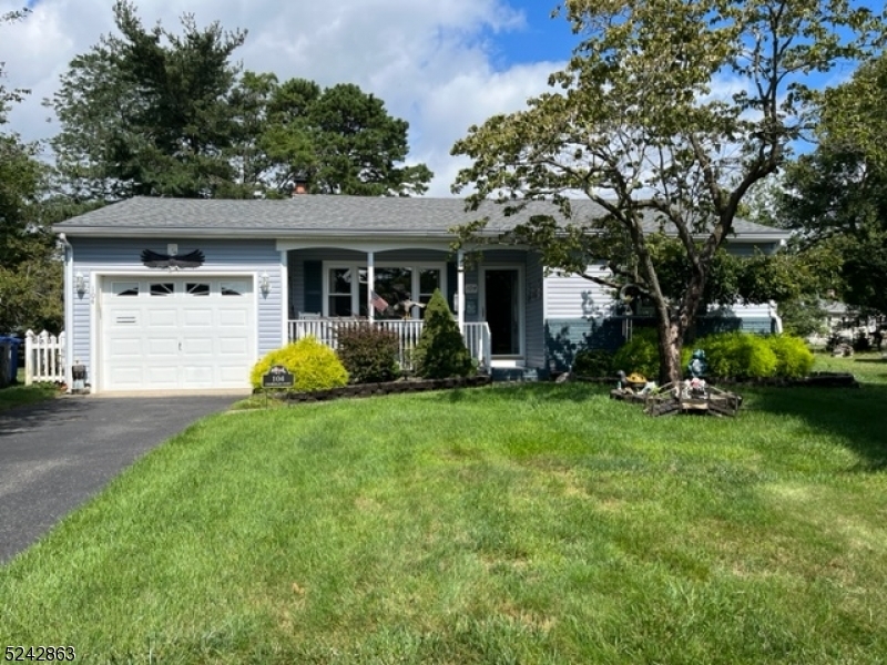 Property Photo:  104 Chamberlain Ct  NJ 08757 