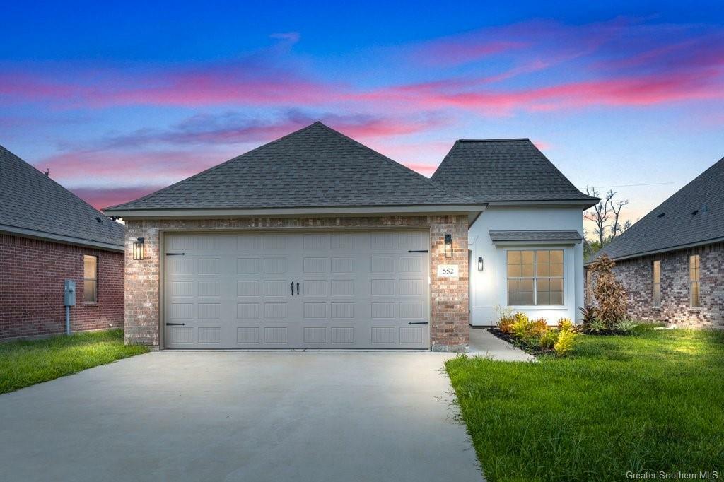 Property Photo: 552 Sheila Drive LA 70663