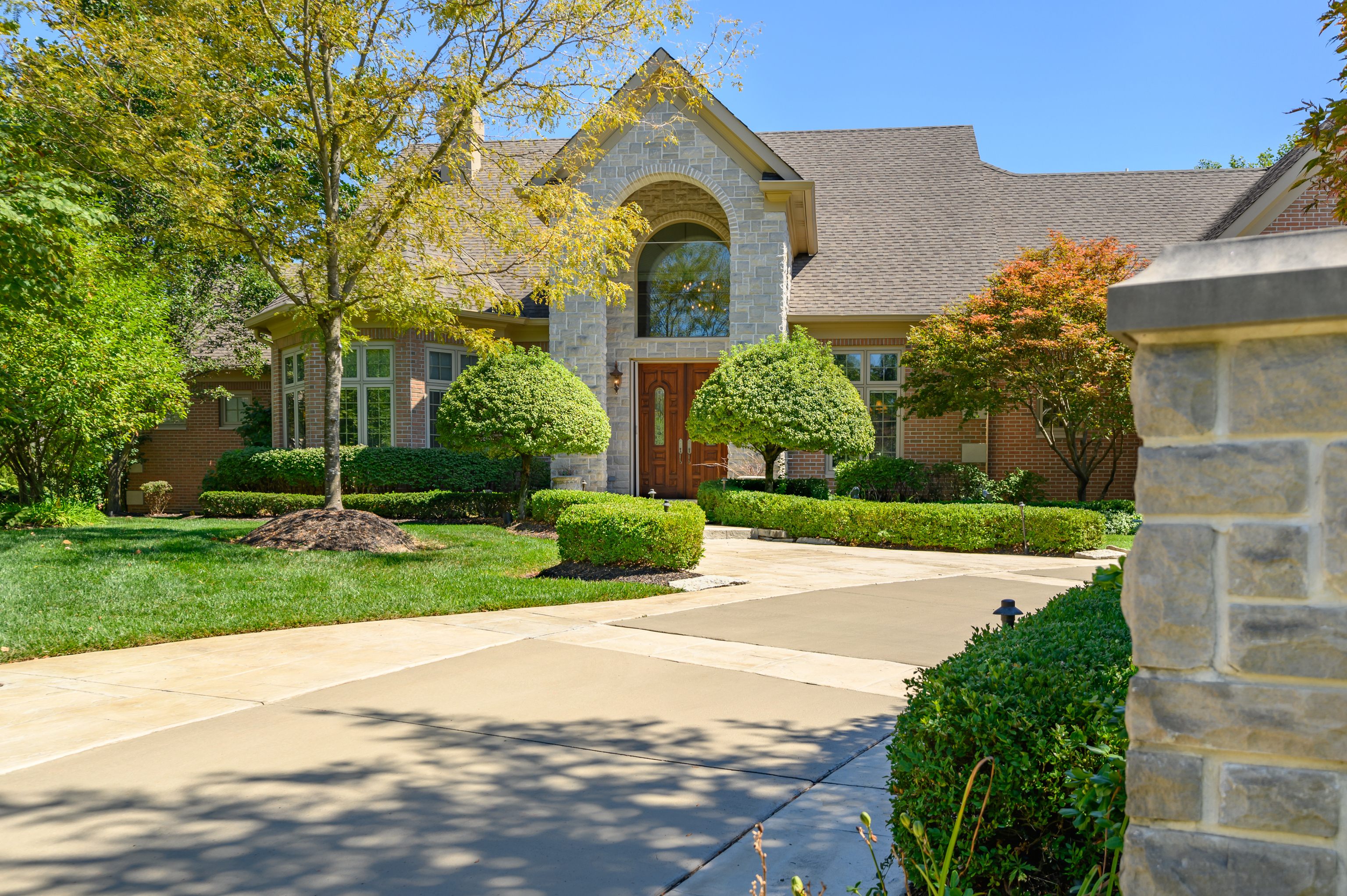 Property Photo: 1681 Ashwood Drive IN 46143
