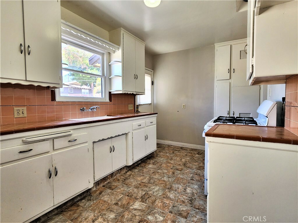 Property Photo: 16911 Glenetta Way CA 92530