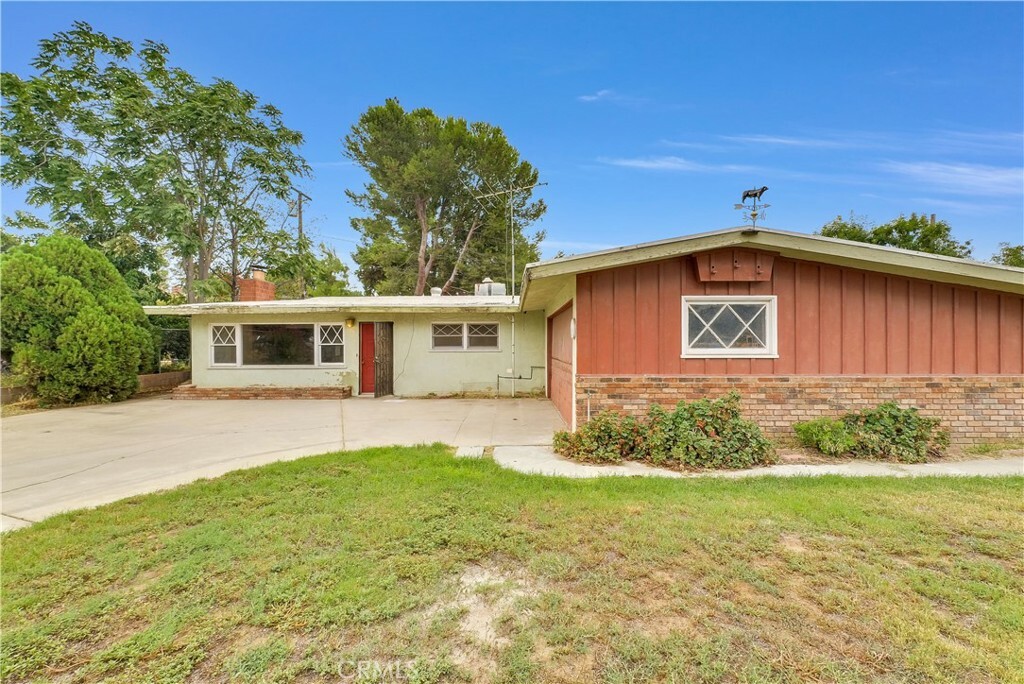 Property Photo: 5874 Chadbourne Avenue CA 92505